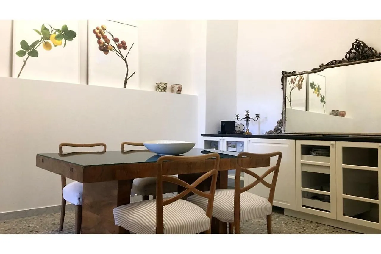 Apartment Dimora Castello Bari Vecchia Appartamento 1 Camera 4 Posti